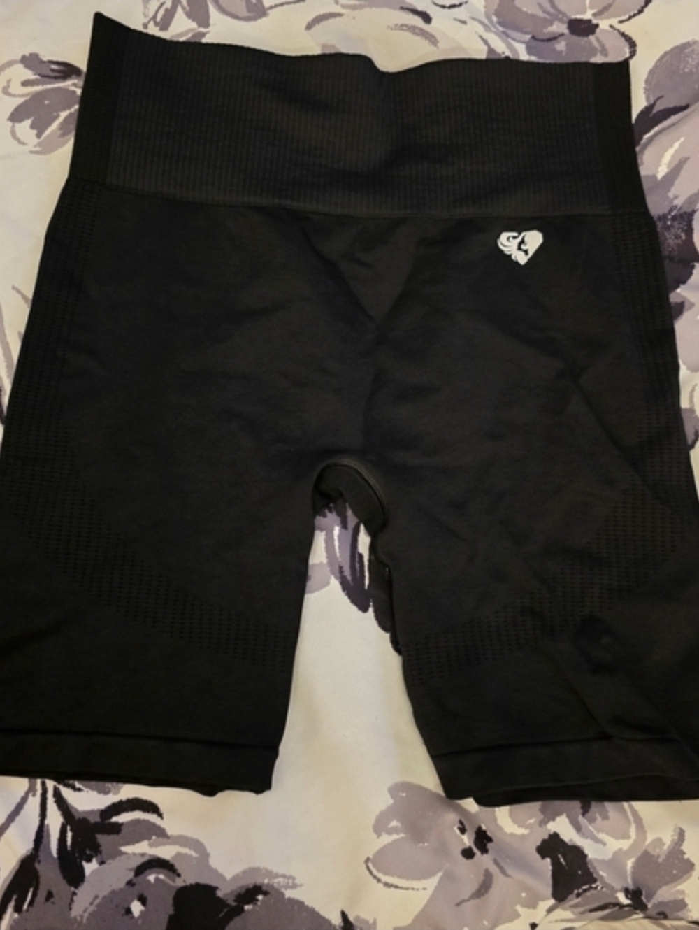 NWOT Womens Best Seamless Black Biker Shorts High Waisted Gym Size L - Picture 4 of 4